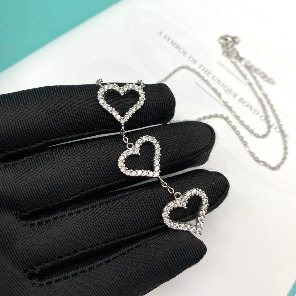 Фото Колье Tiffany & Co Hearts 10265