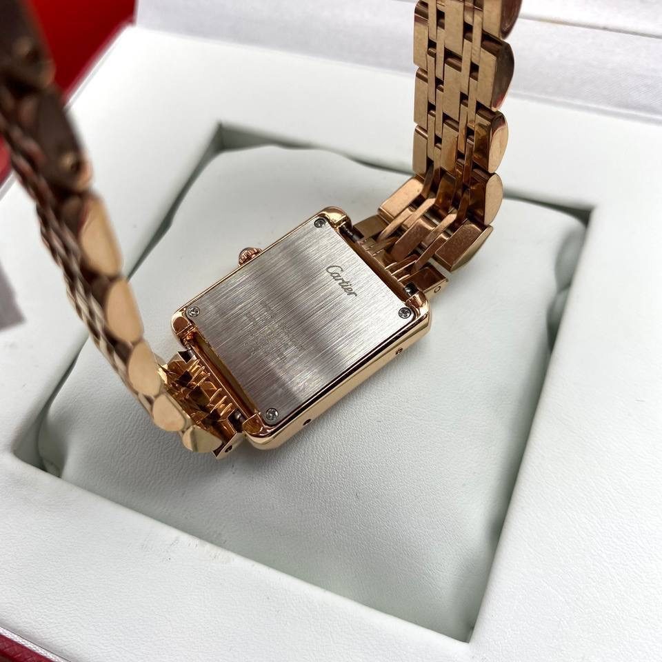 Фото часов Cartier Tank 10441