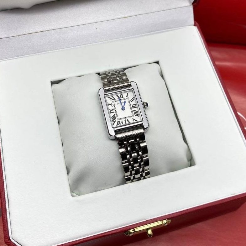 Фото часов Cartier Tank 10439