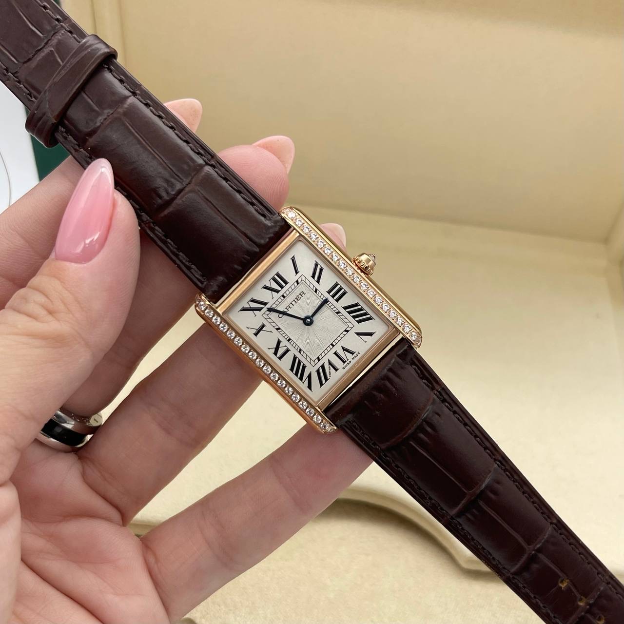 Фото часов Cartier Tank Louis 10446