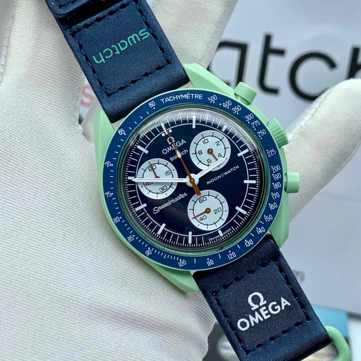 Фото часов Swatch & Omega Moonswatch 1045