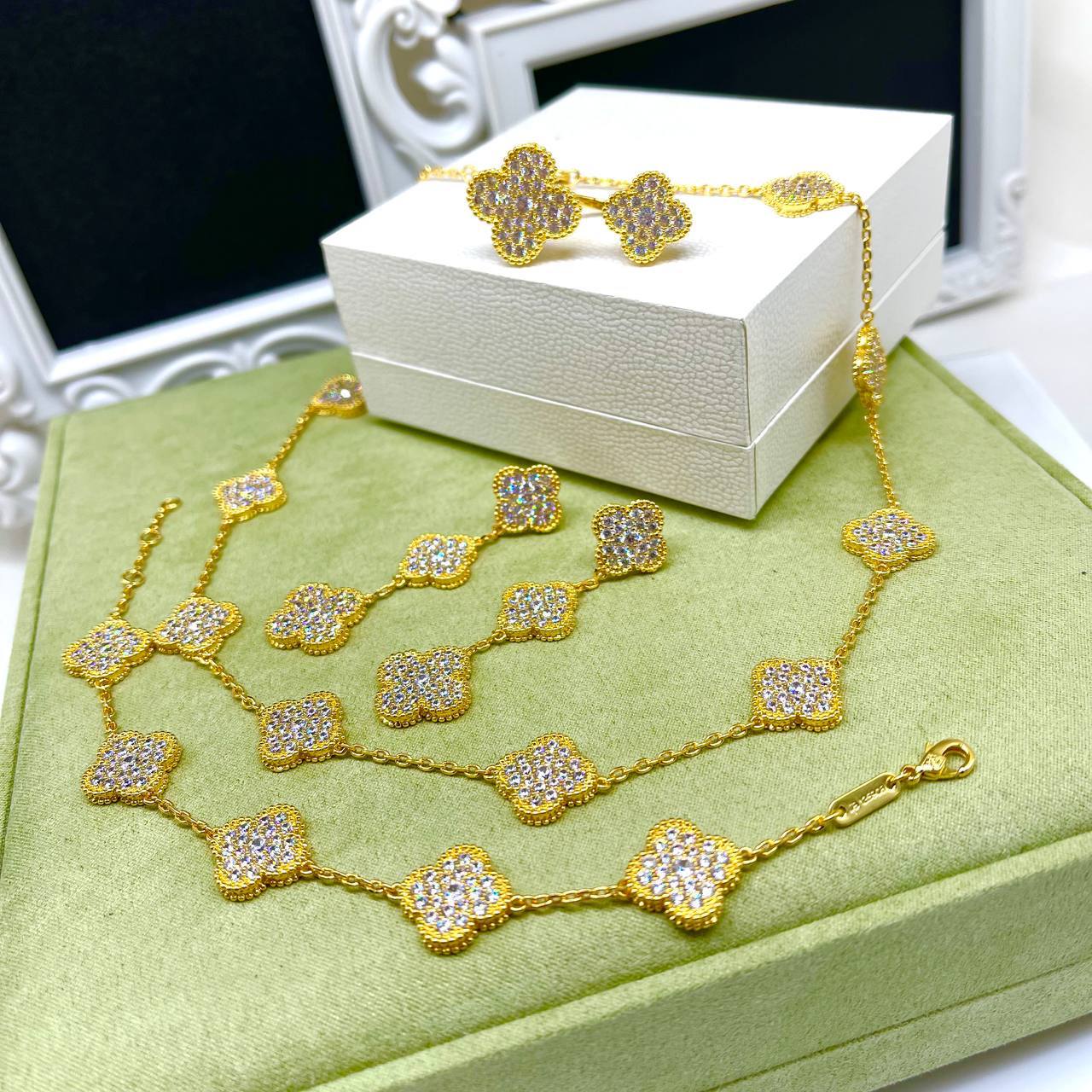 Фото браслета Van Cleef & Arpels Magic Alhambra 1353