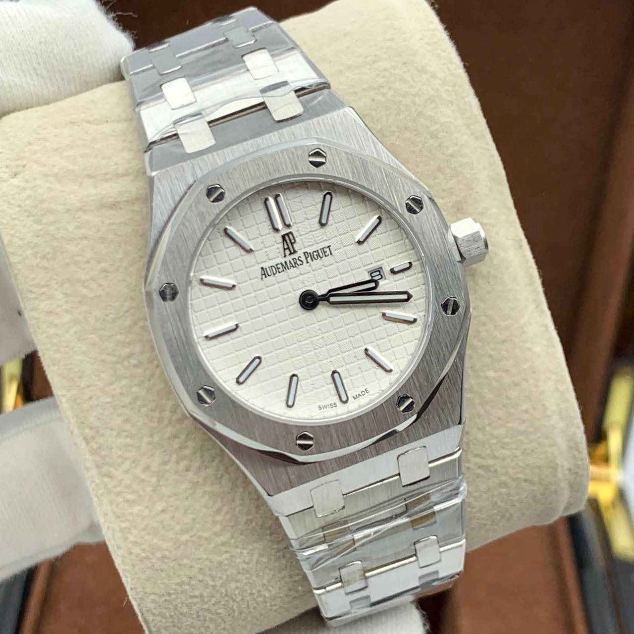 Фото часов Audemars Piguet Royal Oak Ladies Selfwinding 1606