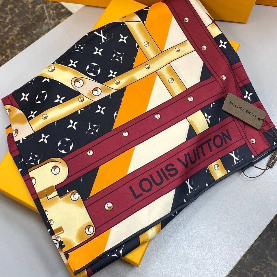 Фото Платок Louis Vuitton Monogram S1358