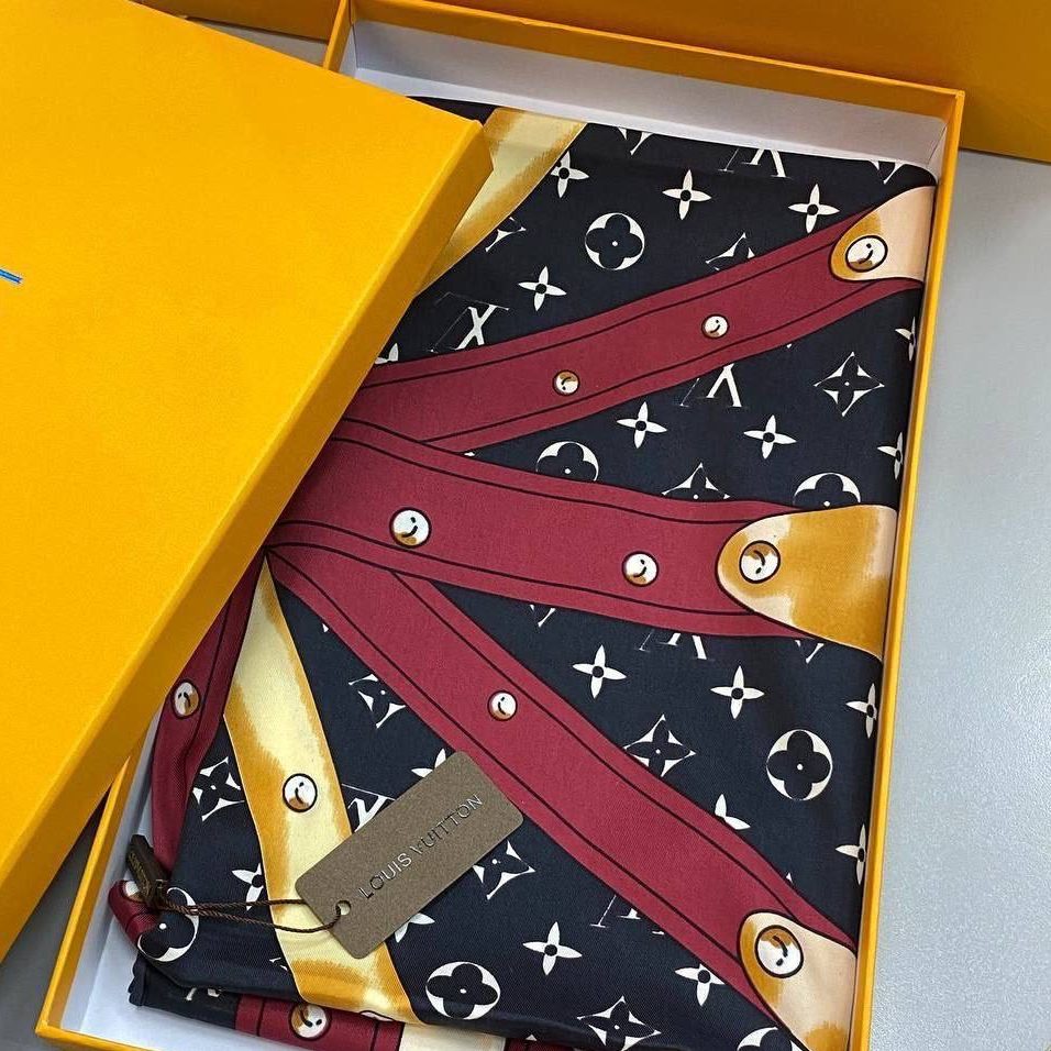 Фото Платок Louis Vuitton Monogram S1358