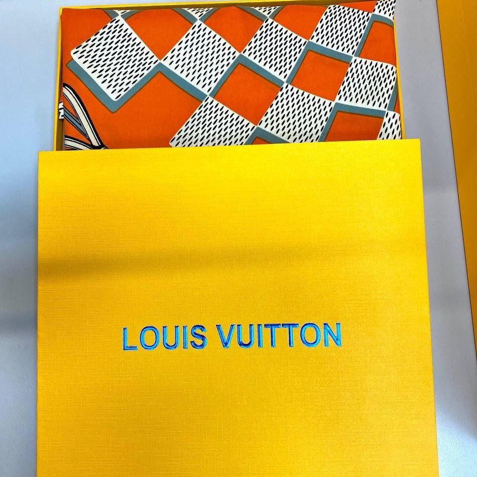 Фото Платок Louis Vuitton S1393