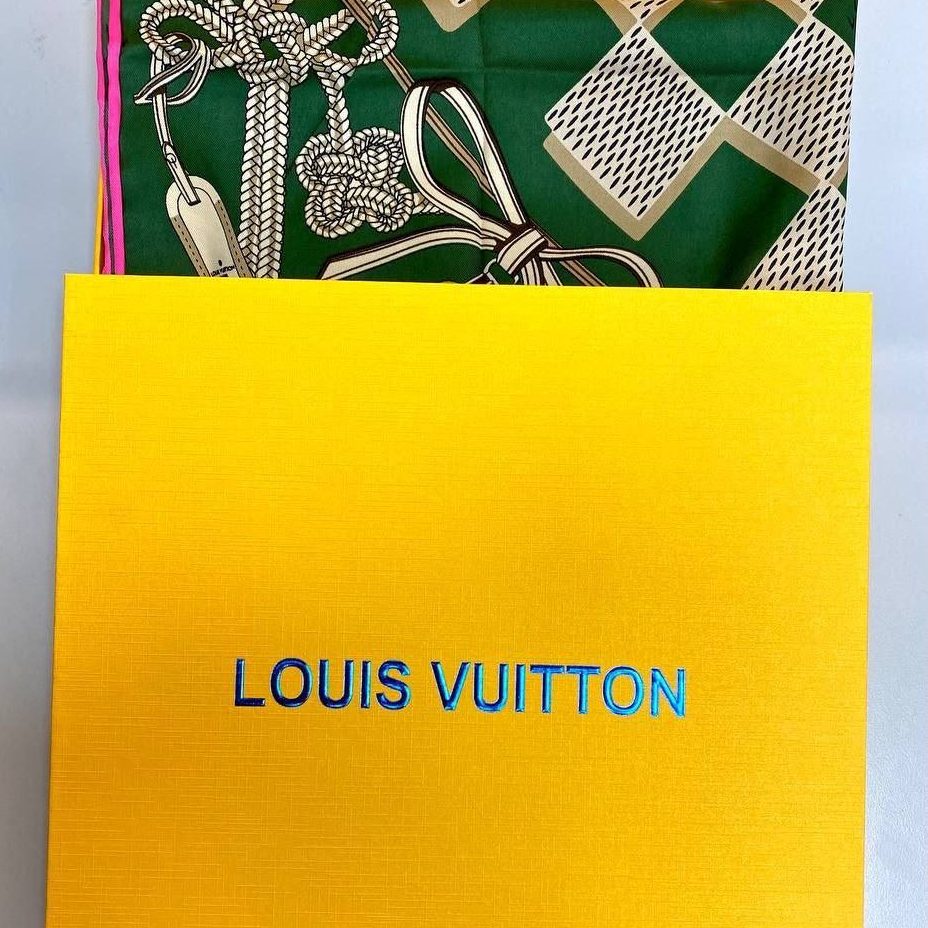 Фото Платок Louis Vuitton S1394