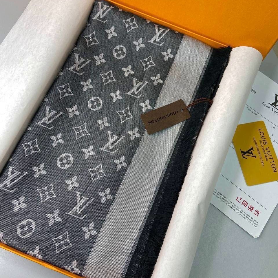 Фото Палантин Louis Vuitton Monogram M1150