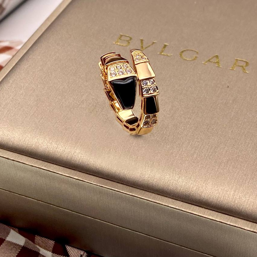 Фото Кольцо Bvlgari Serpenti B1574