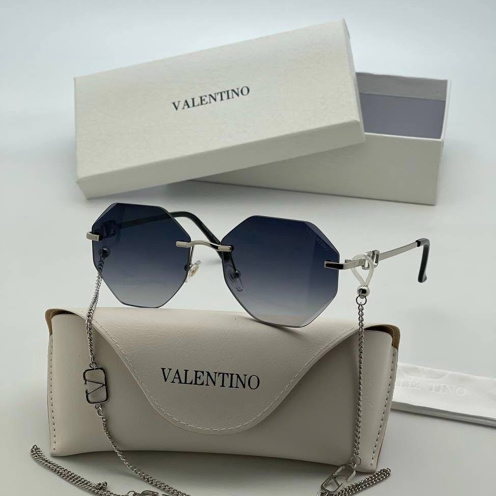 Фото Очки Valentino S2243