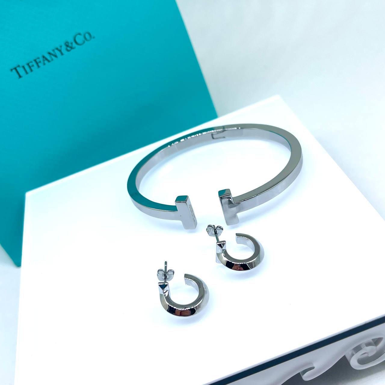 Фото Браслет Tiffany & Co T Square B1700