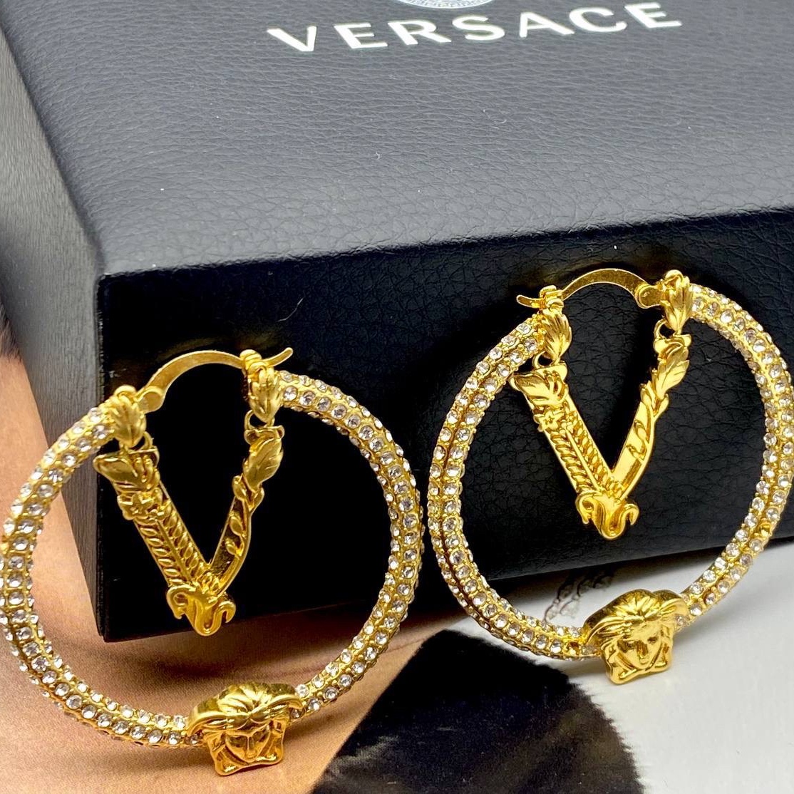 Фото Серьги Versace Virtus B1632