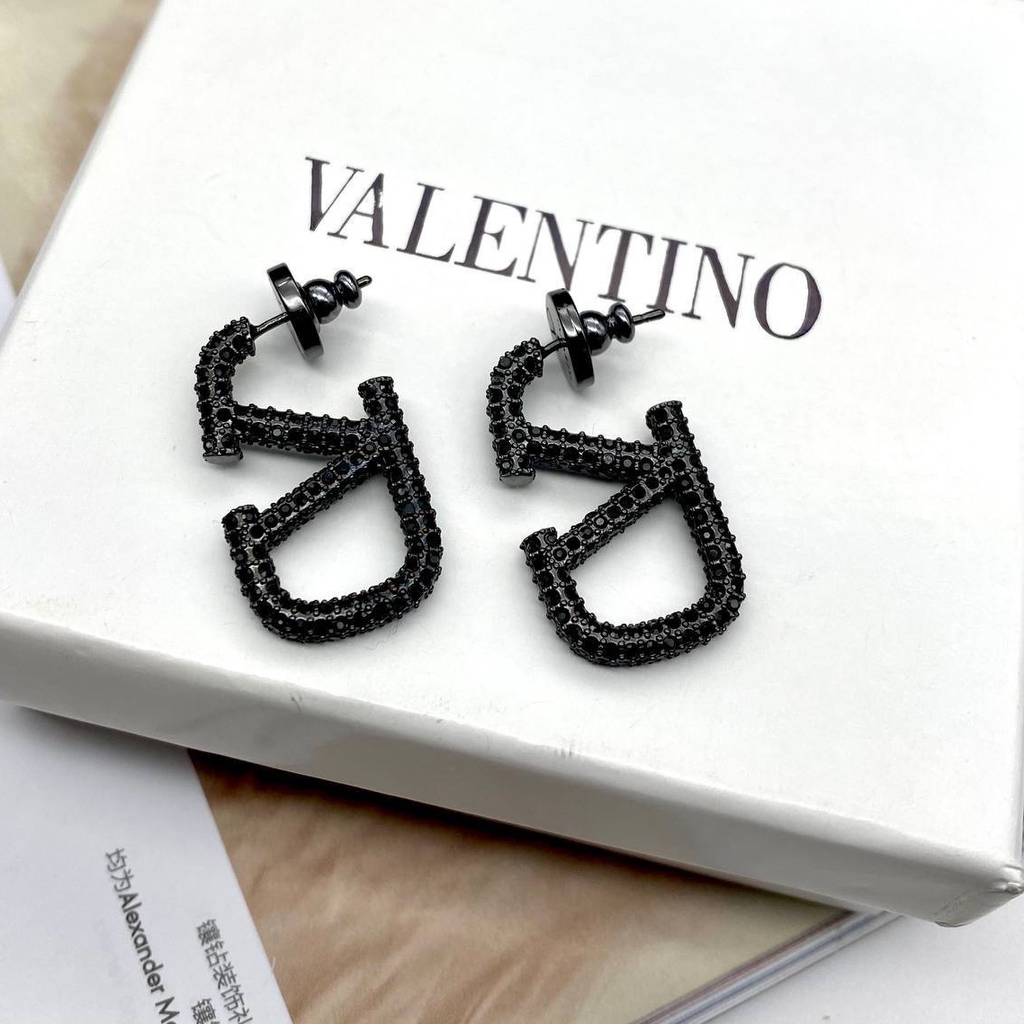 Фото Серьги Valentino VLogo B1892