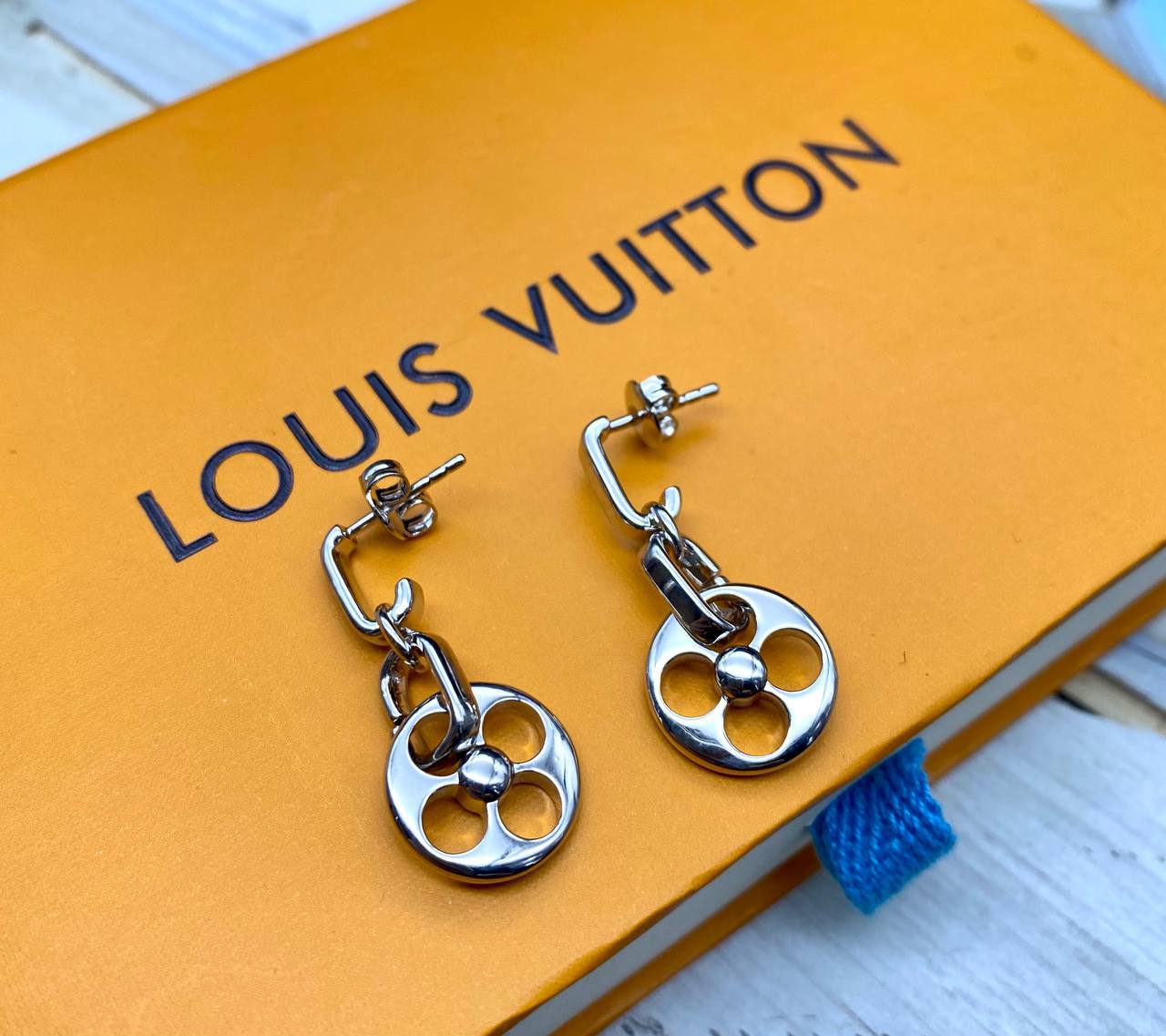 Фото Серьги Louis Vuitton LV Flowergram S3231