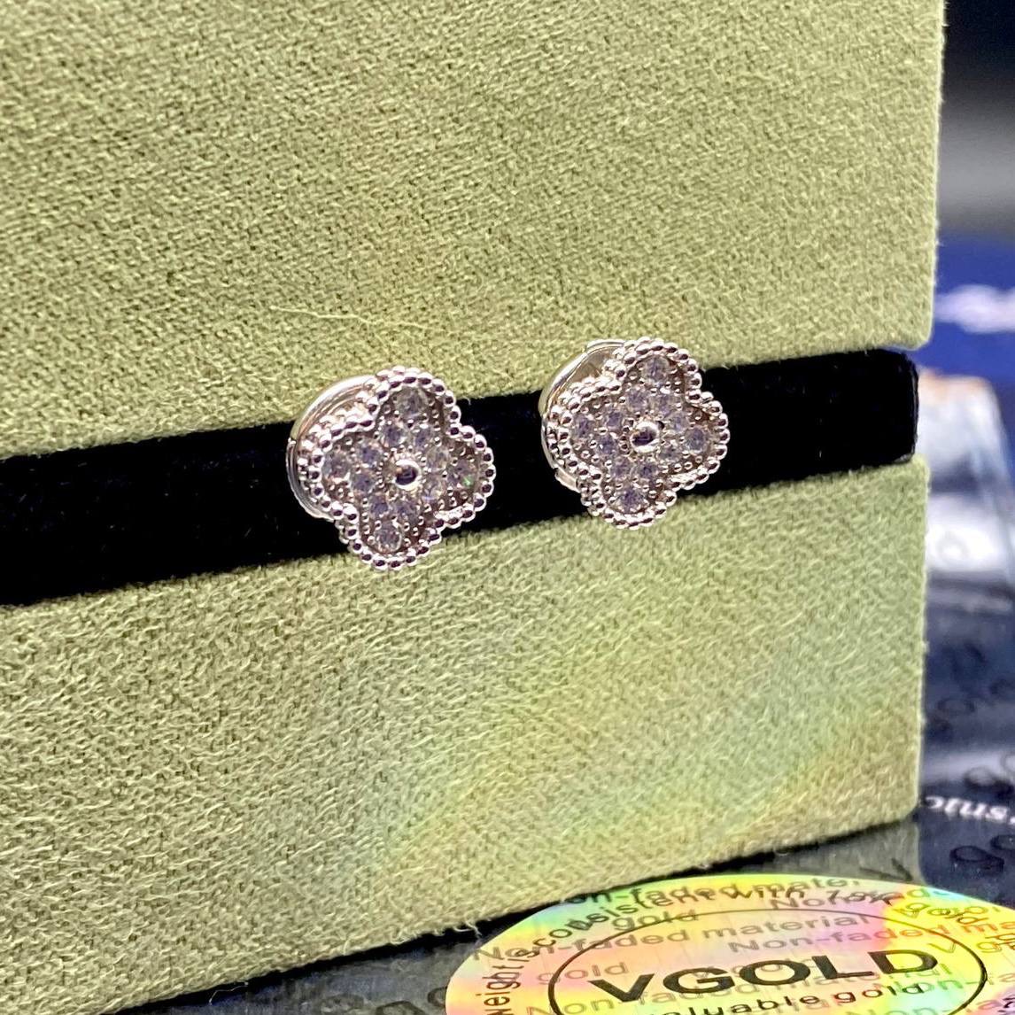 Фото Серьги Van Cleef & Arpels Sweet Alhambra B2176