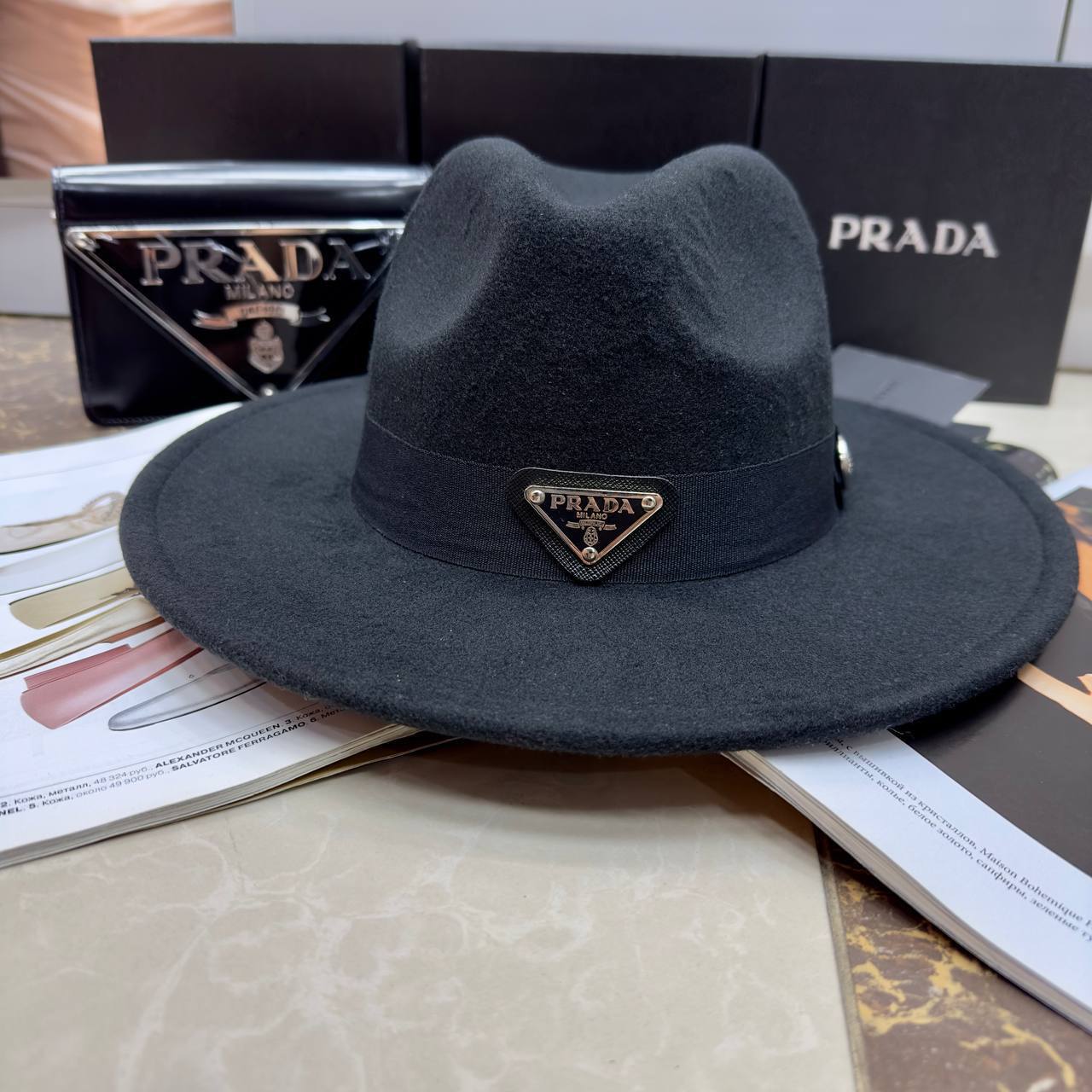 Фото шляпы Prada S3325