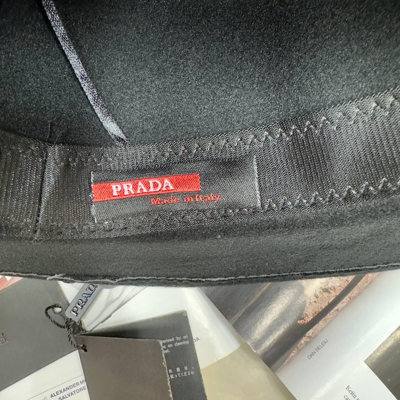 Фото шляпы Prada S3325