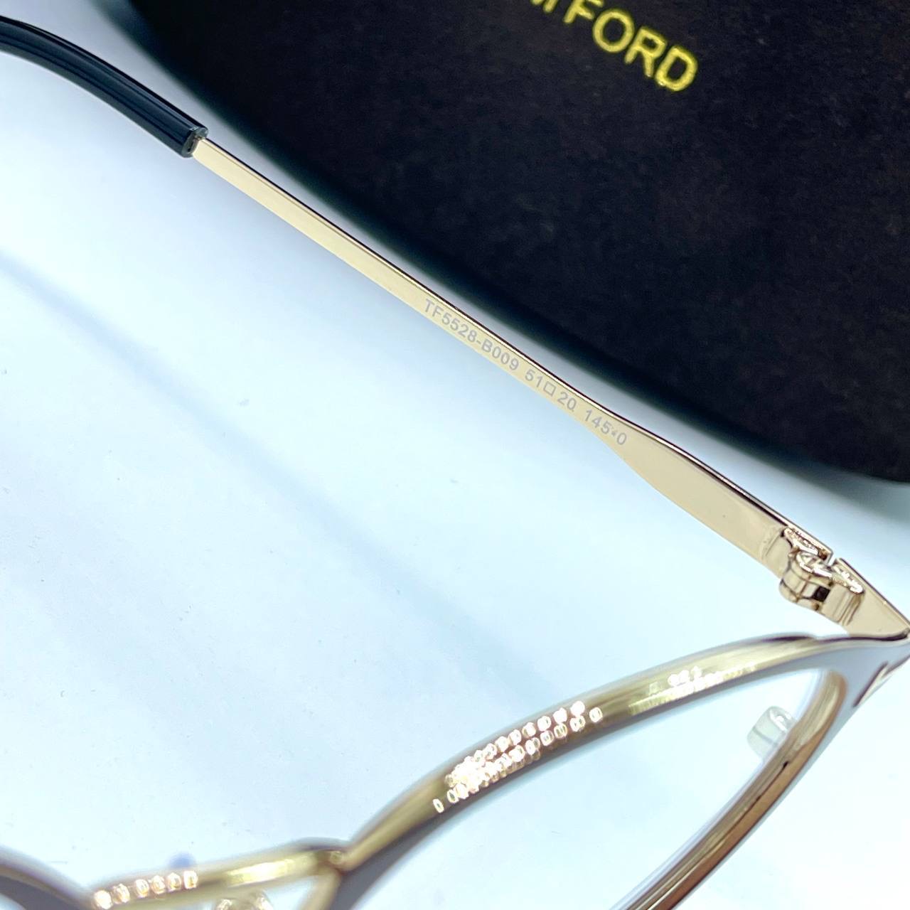 Фото Очки Tom Ford B2469