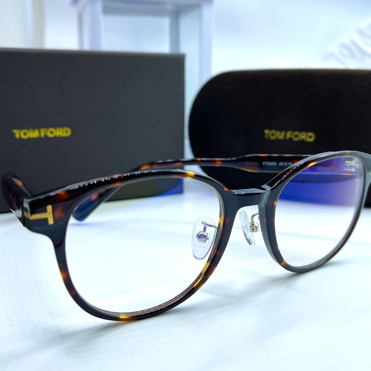 Фото Очки Tom Ford B2470