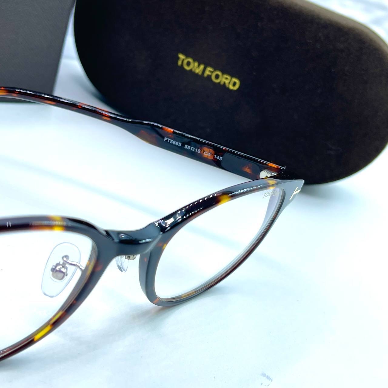 Фото Очки Tom Ford B2470