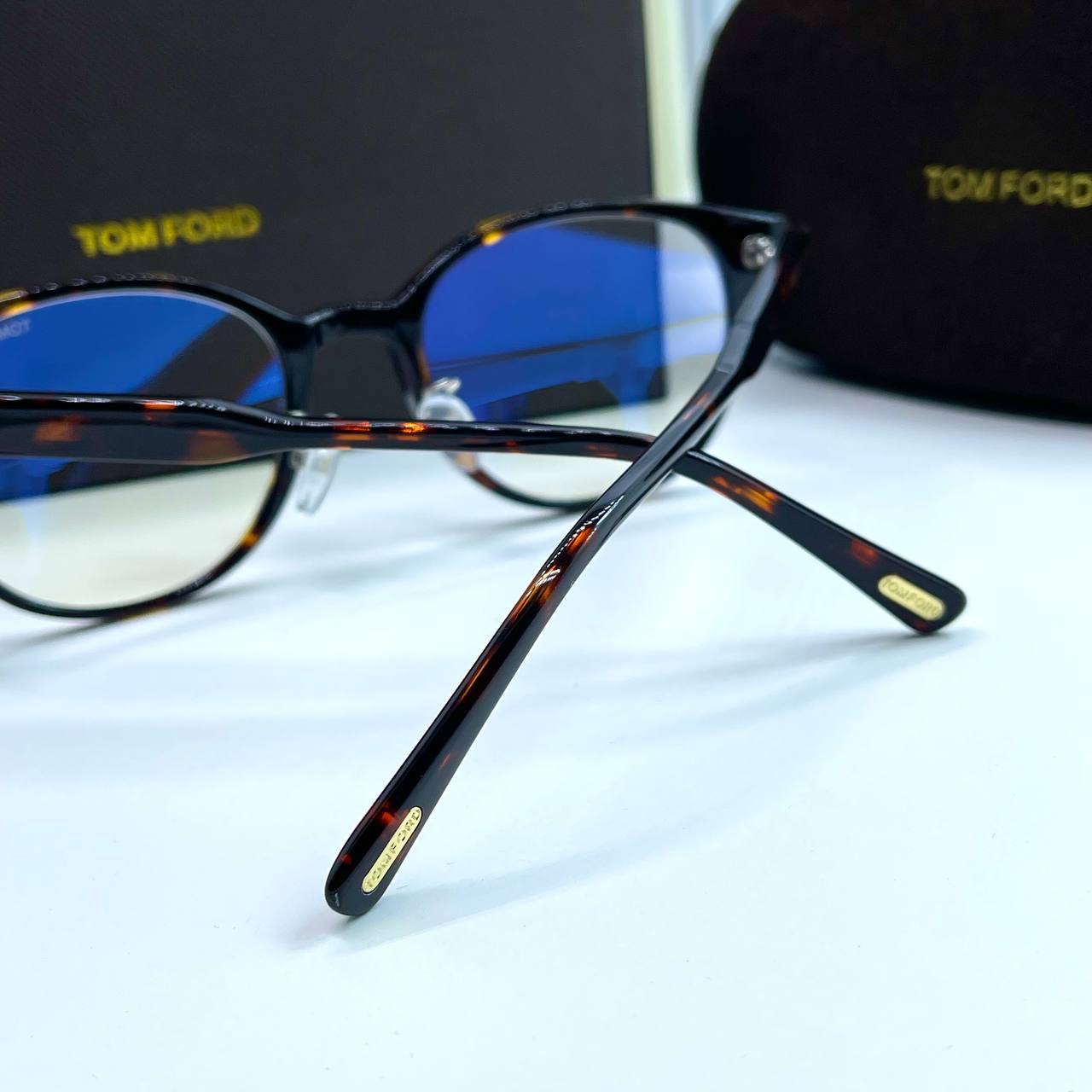 Фото Очки Tom Ford B2470