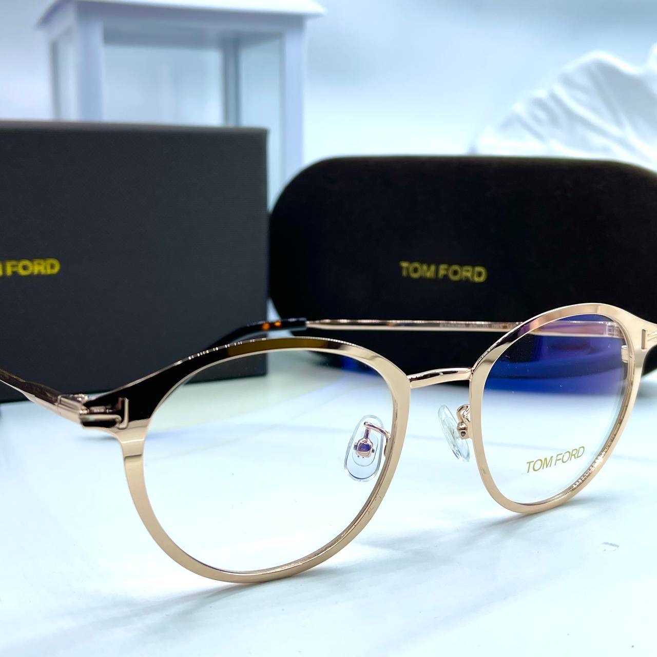 Фото Очки Tom Ford B2472