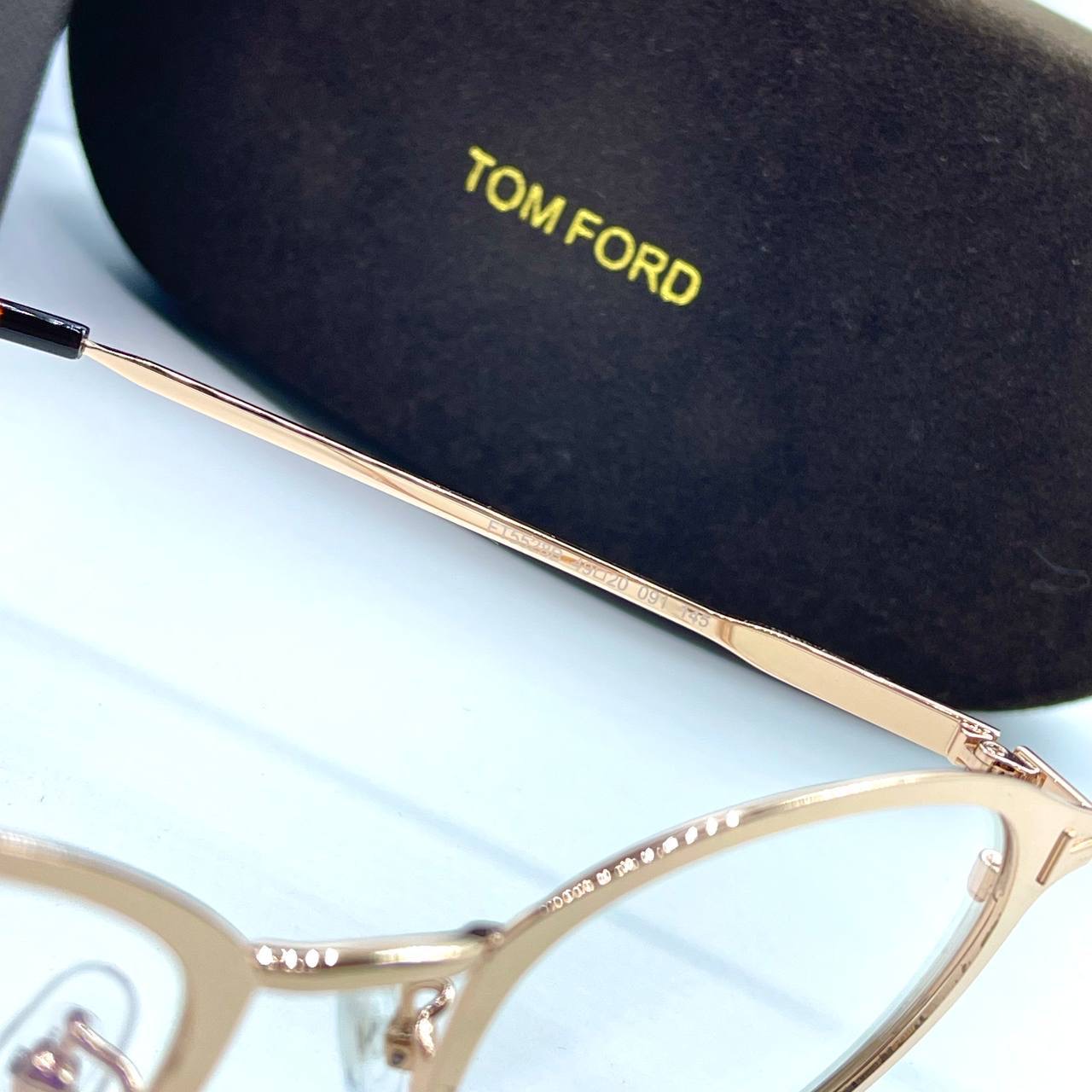 Фото Очки Tom Ford B2472