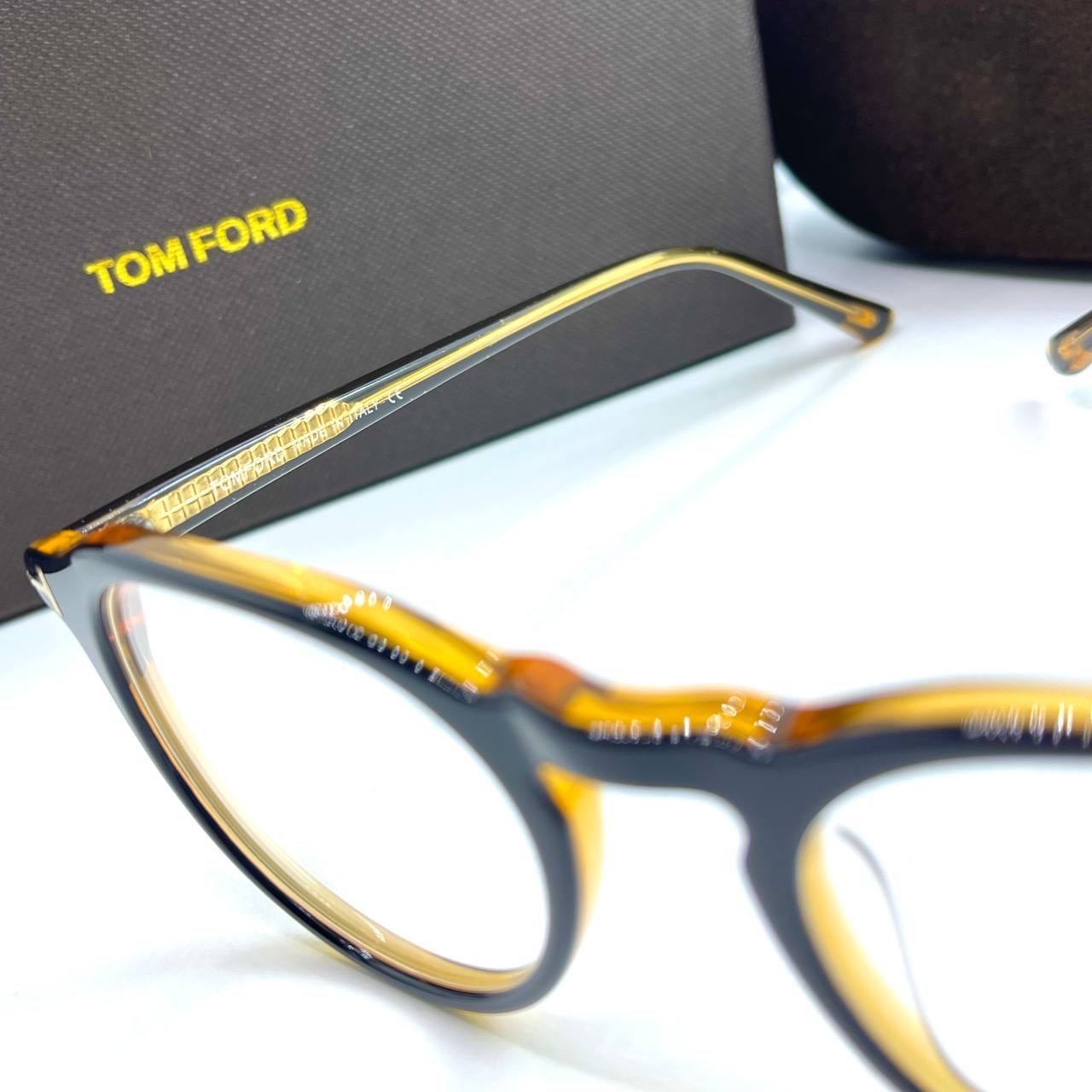 Фото Очки Tom Ford B2473