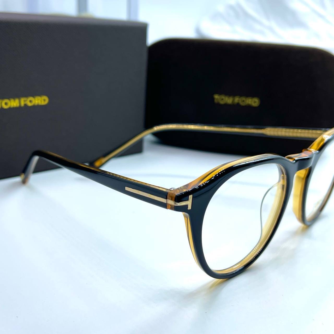 Фото Очки Tom Ford B2473