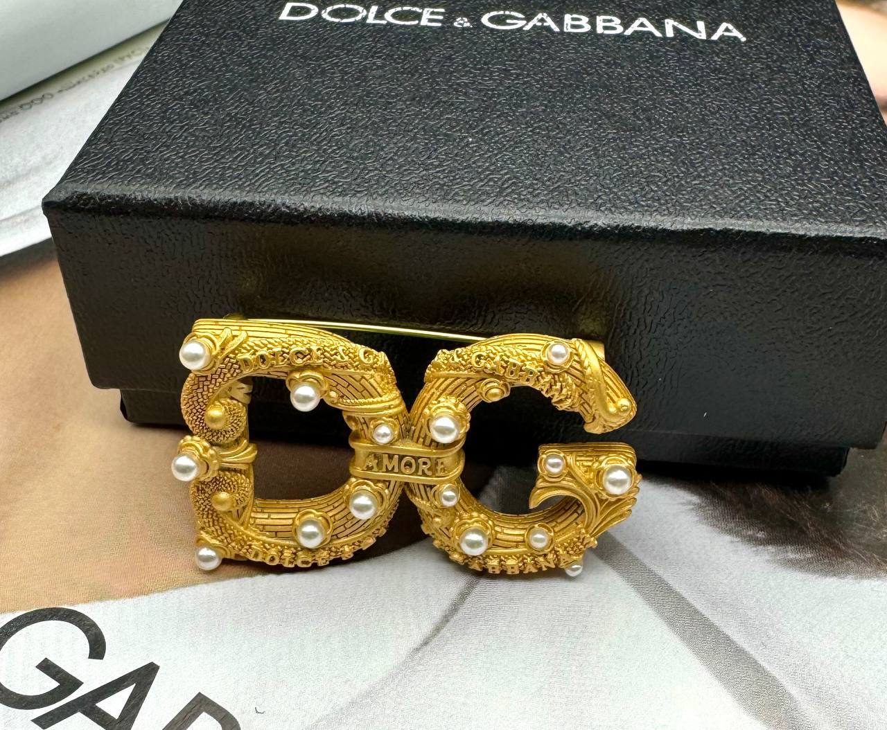 Фото Брошь Dolce Gabbana Amore B2549