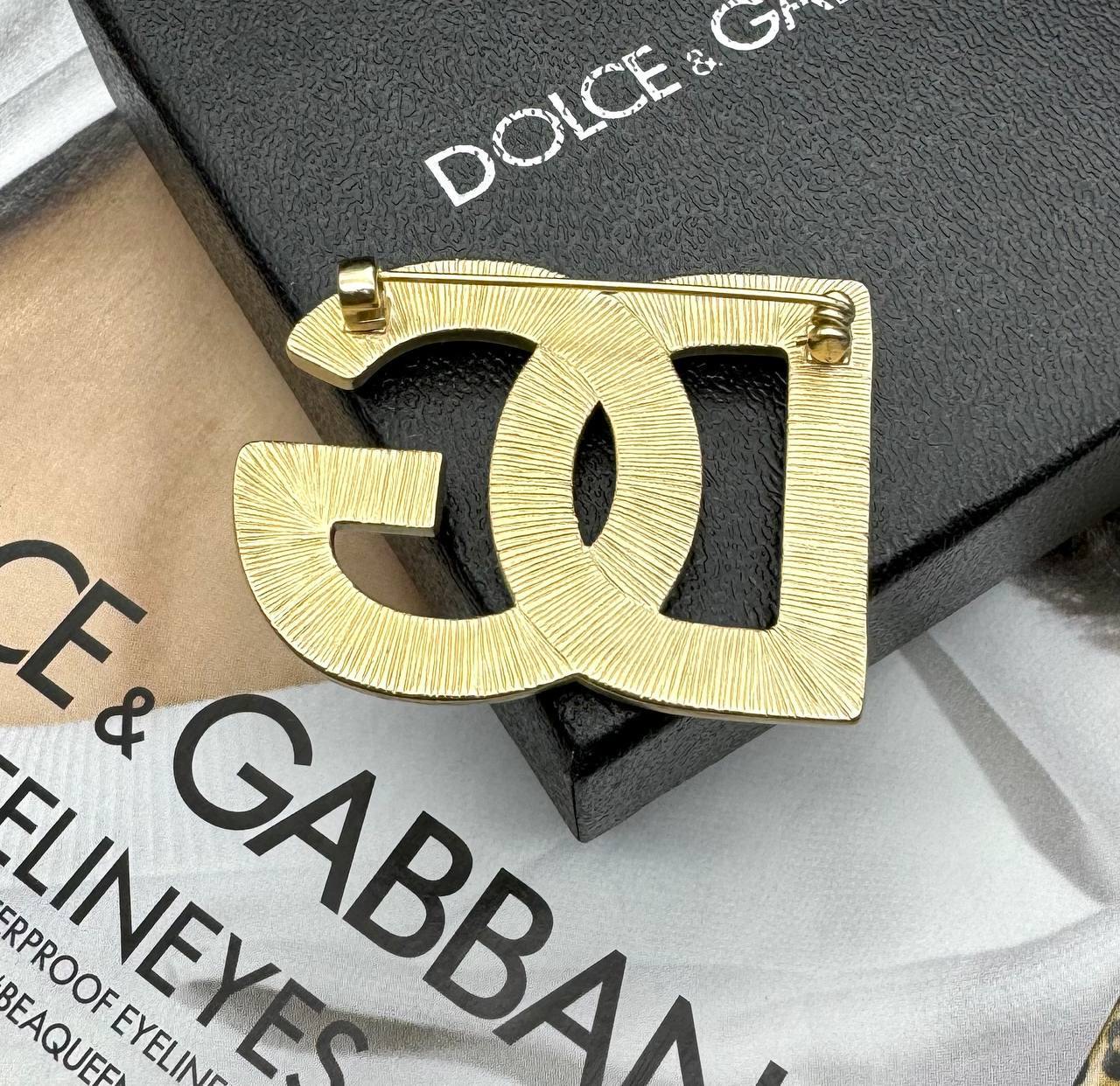 Фото Брошь Dolce Gabbana Logo B2551