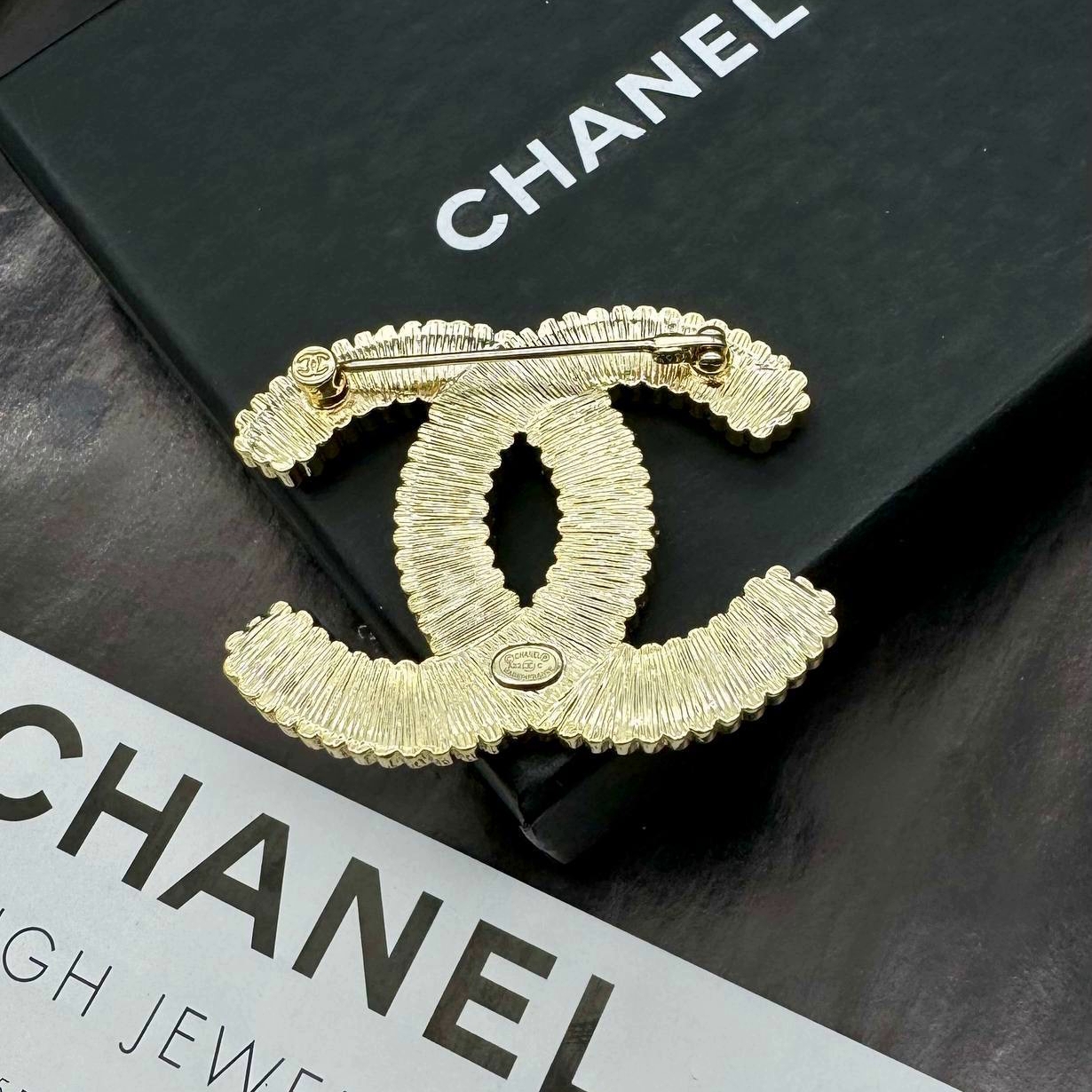 Фото Брошь Chanel M1828