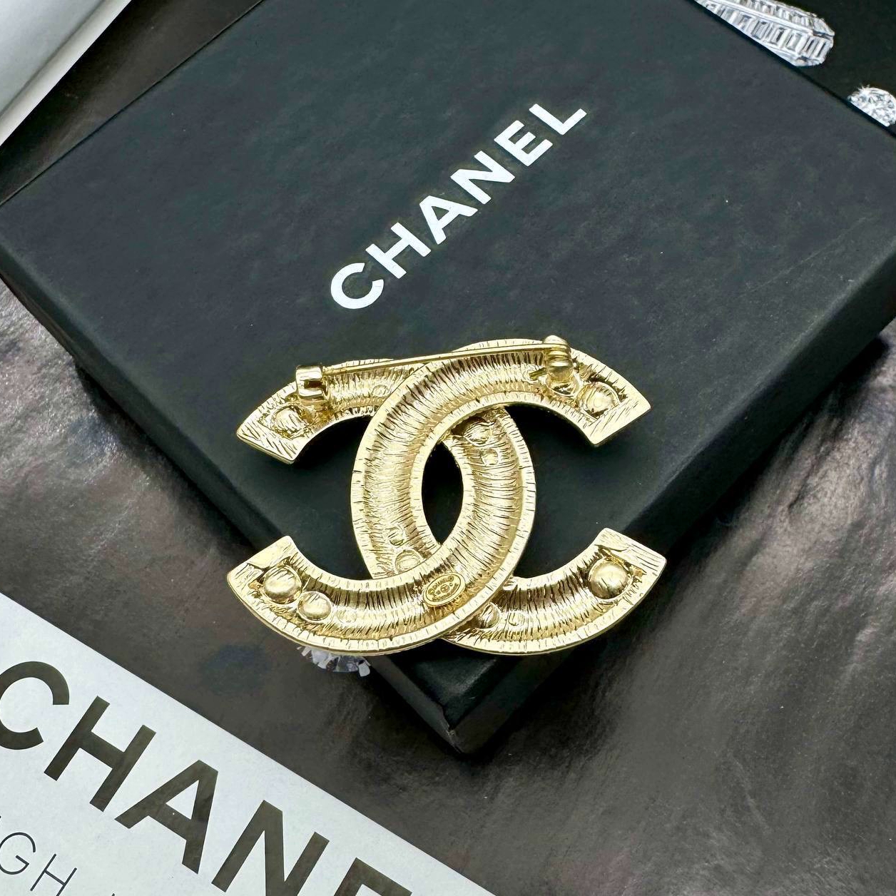 Фото Брошь Chanel M1830