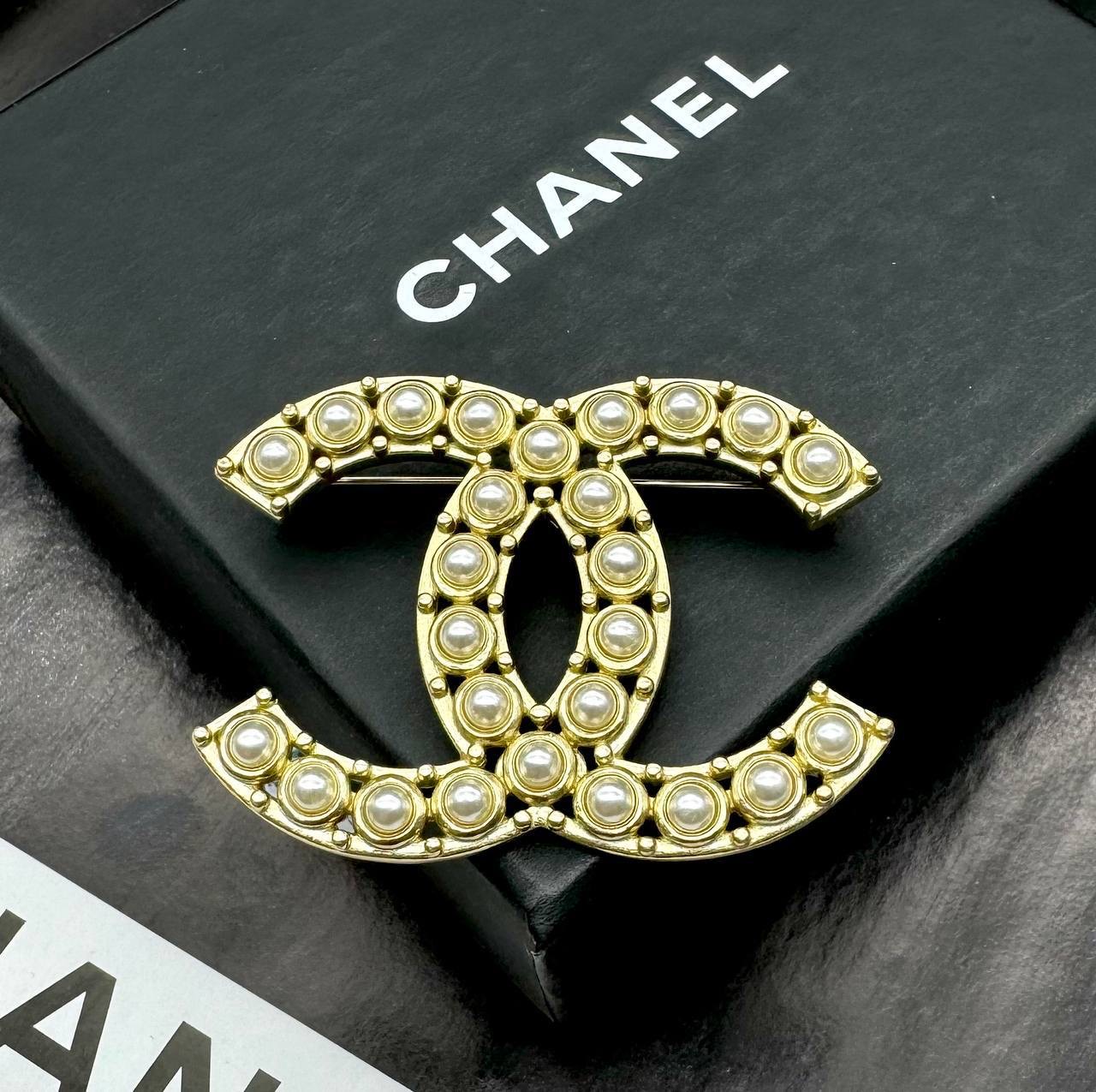 Фото Брошь Chanel B2564