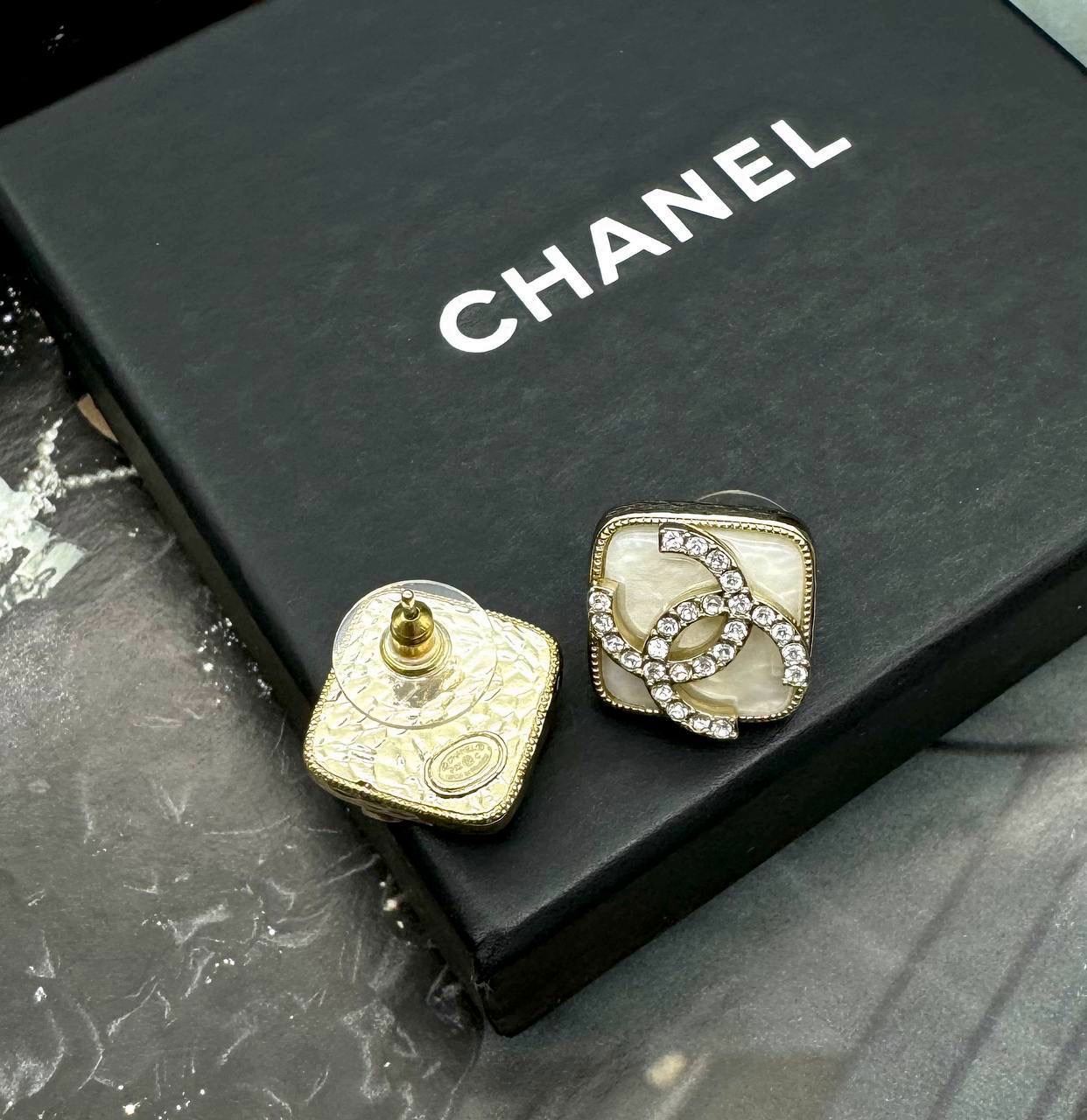 Фото серьги Chanel M1886