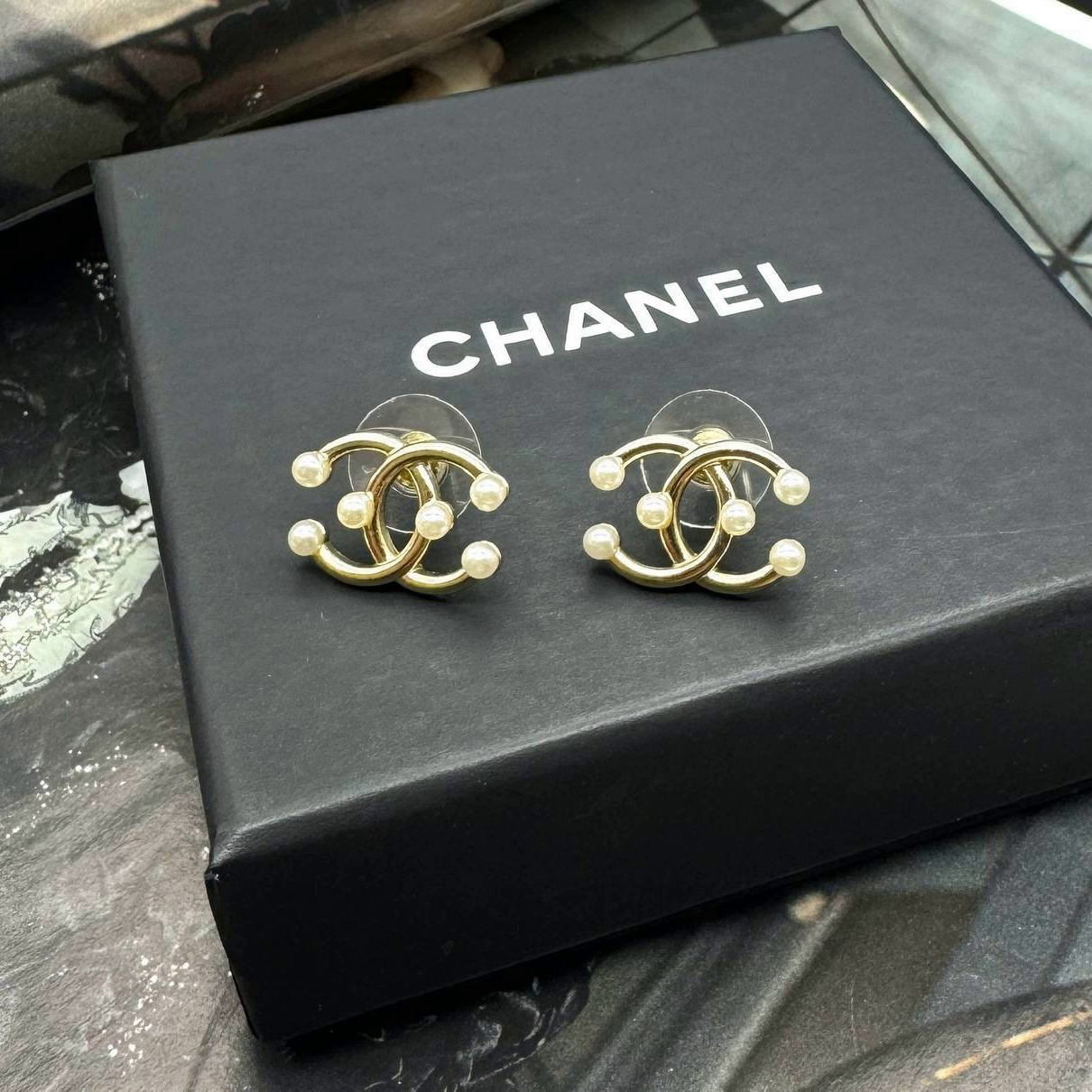 Фото серьги Chanel M1889