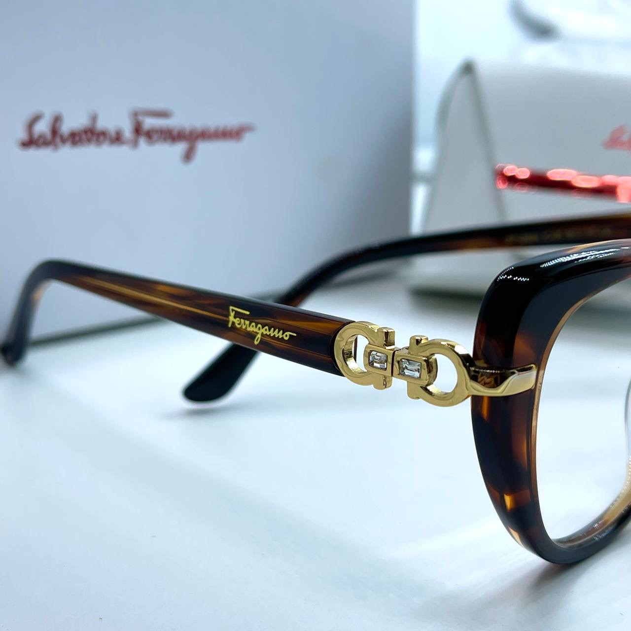 Фото Очки Salvatore Ferragamo B2453