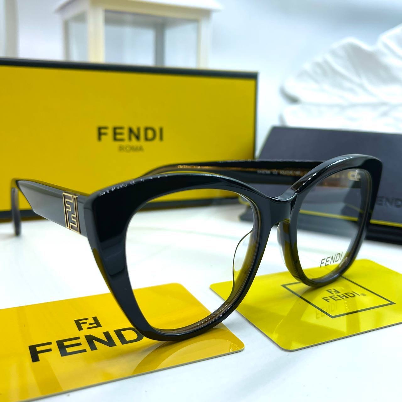 Фото Очки Fendi B2482