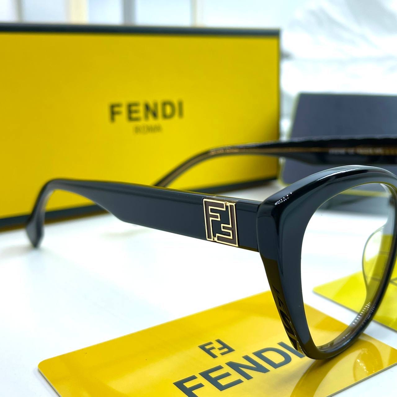 Фото Очки Fendi B2482