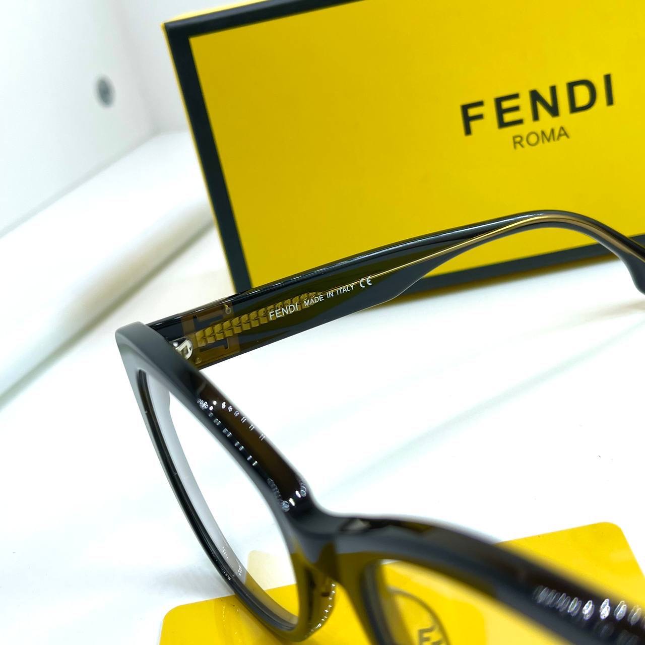 Фото Очки Fendi B2482