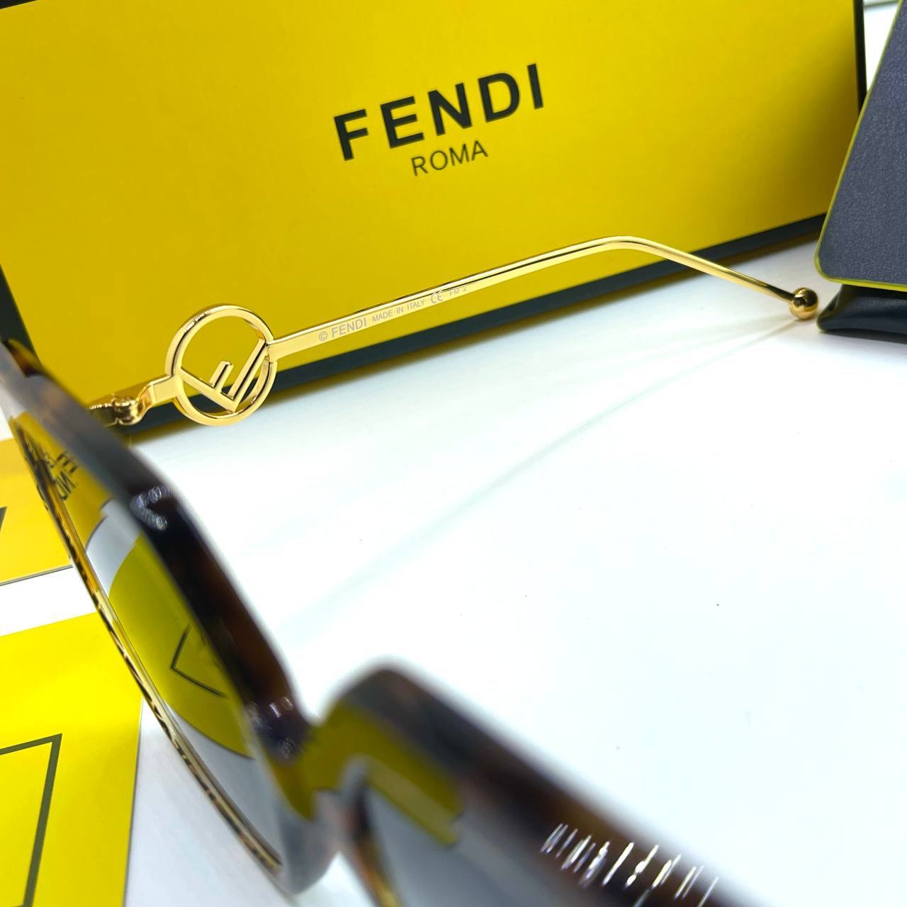 Фото Очки Fendi B2483