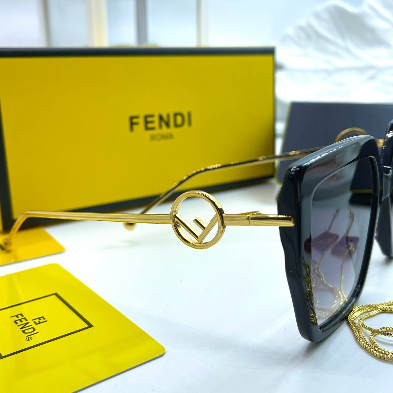 Фото Очки Fendi B2484