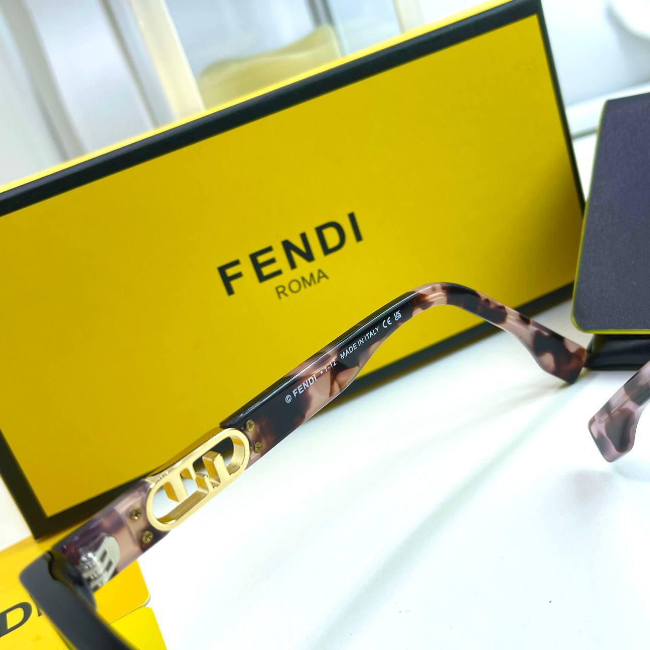 Фото Очки Fendi B2486