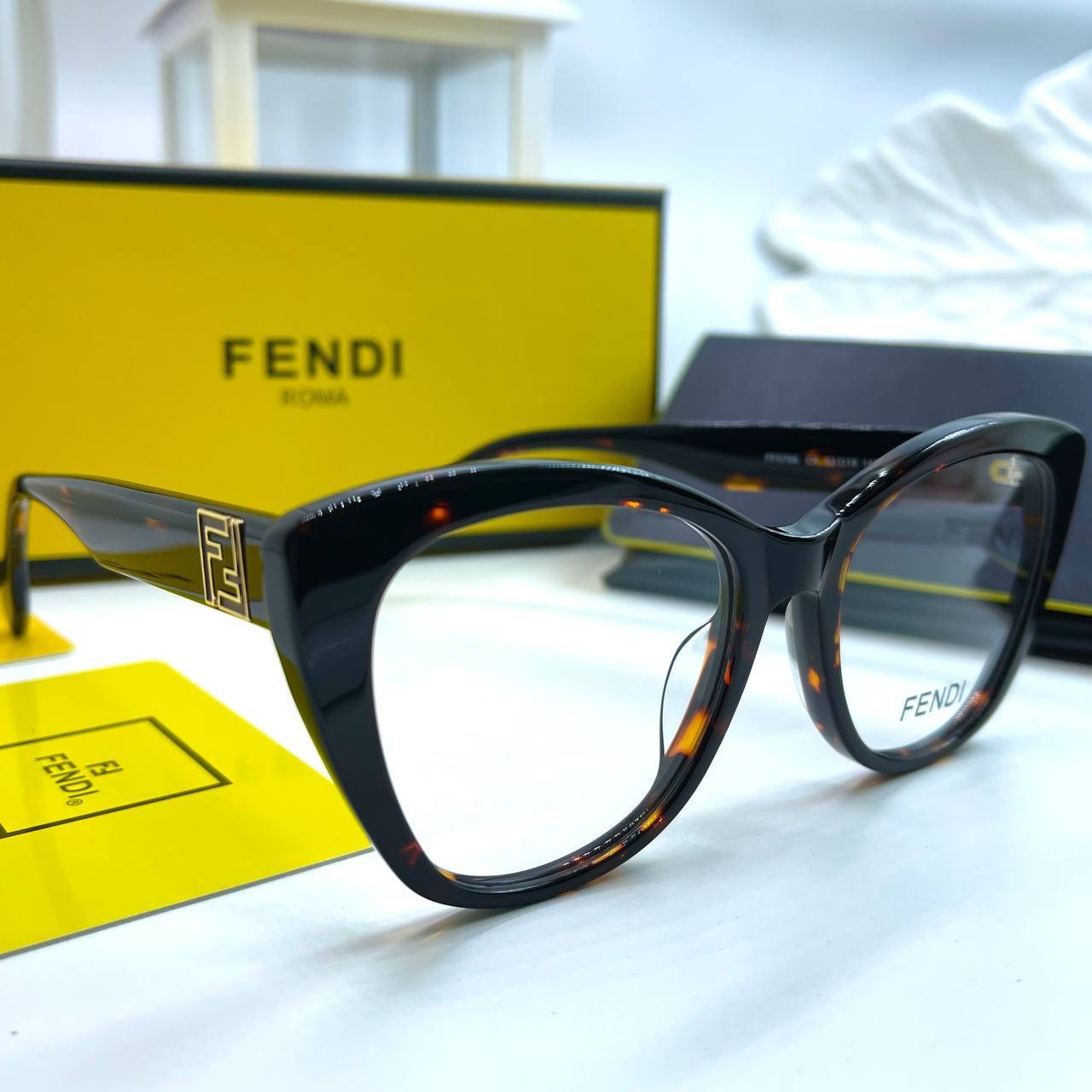 Фото Очки Fendi B2487