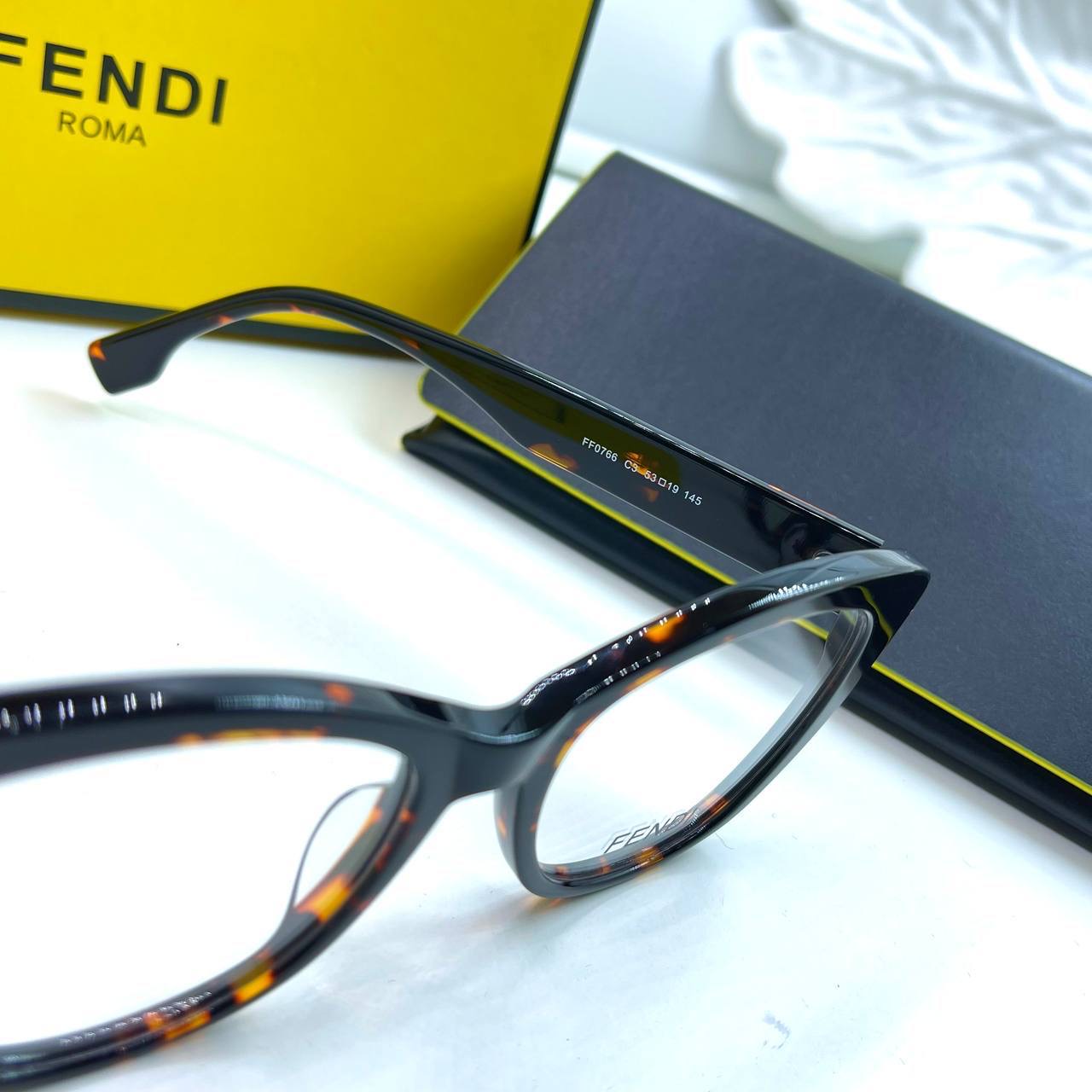 Фото Очки Fendi B2487