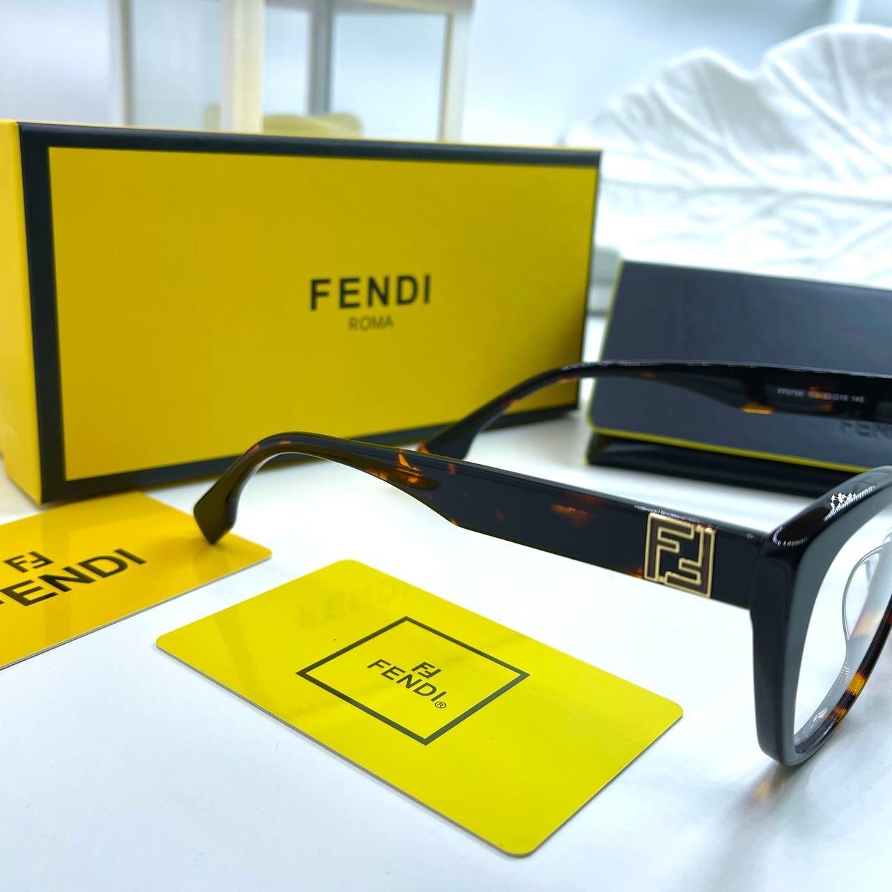 Фото Очки Fendi B2487