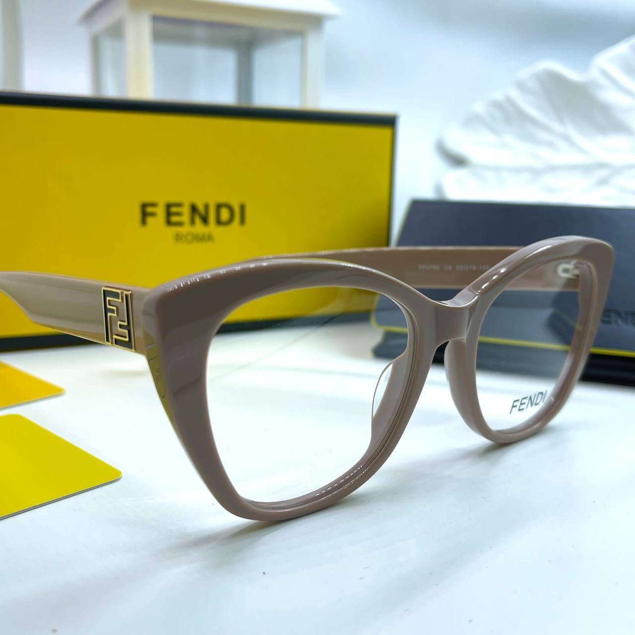 Фото Очки Fendi B2488