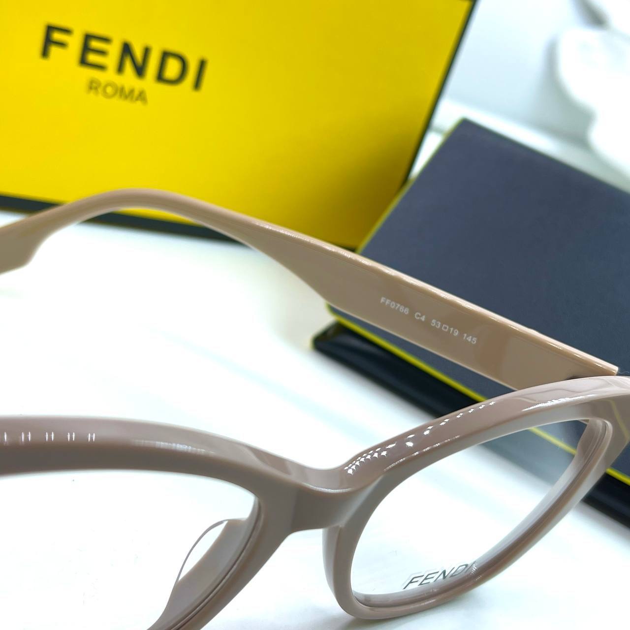 Фото Очки Fendi B2488