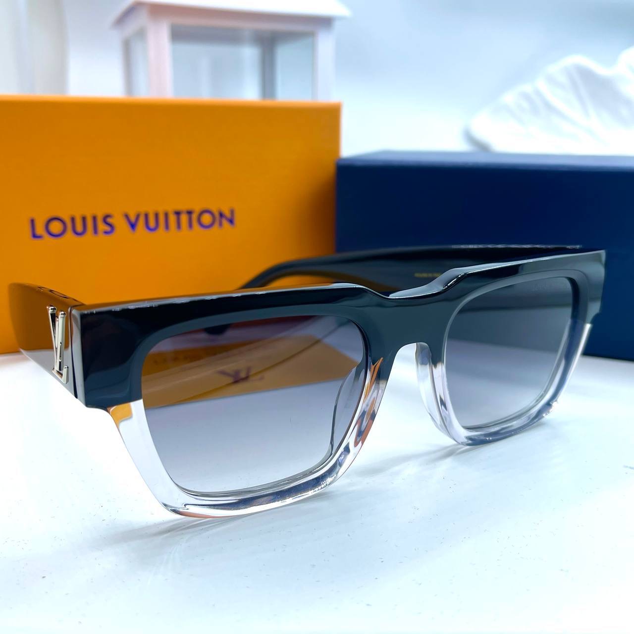 Фото Очки Louis Vuitton LV Sunset Square B2521