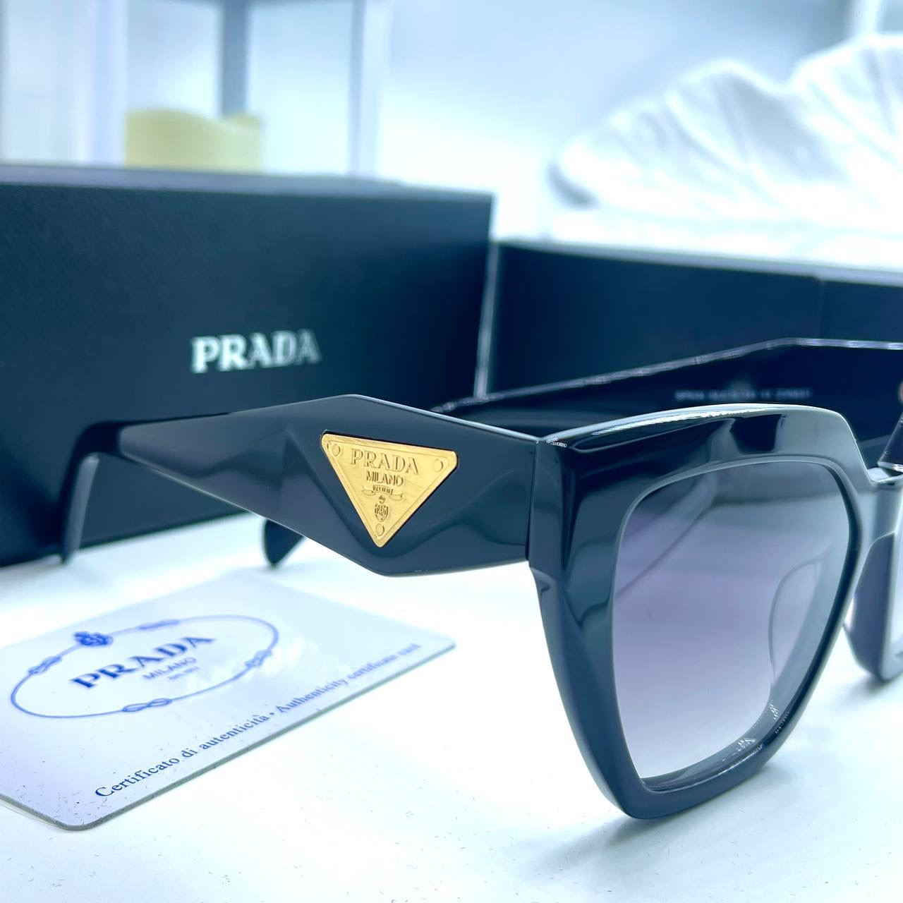 Фото Очки Prada M1805